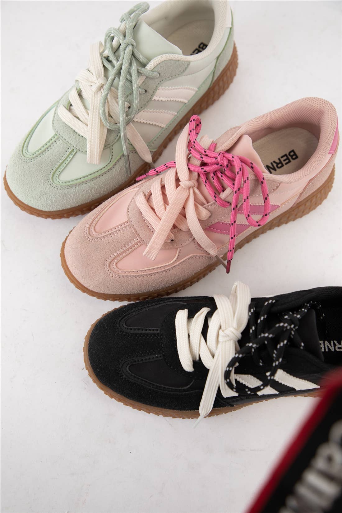 GILLIAN RETRO CASUAL SNEAKERS