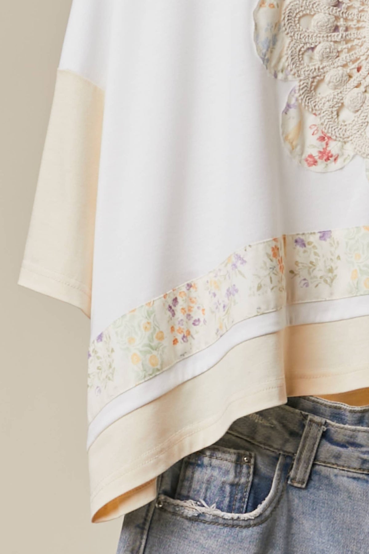 LACE EMBROIDERED SHORT SLEEVES ROUND NECK TOP