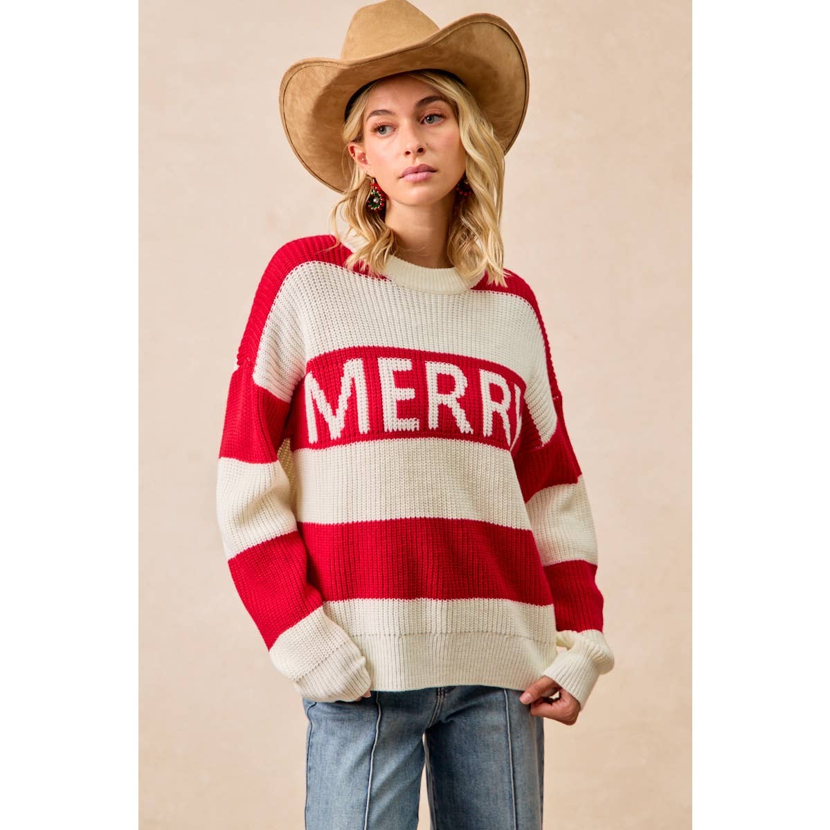 MERRY LETTERING SWEATER TOP