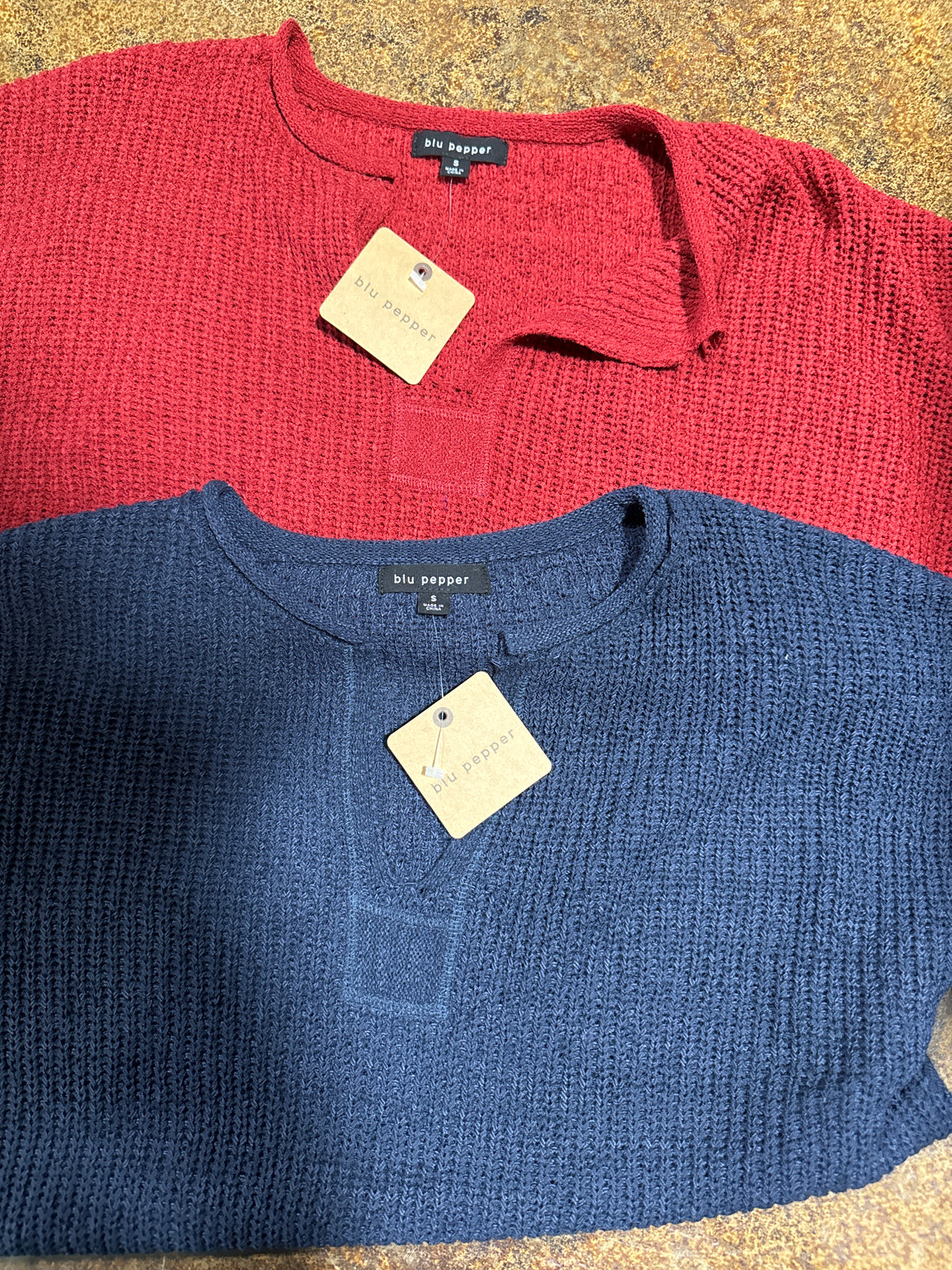 Short Sleeve Split neck knit pullover