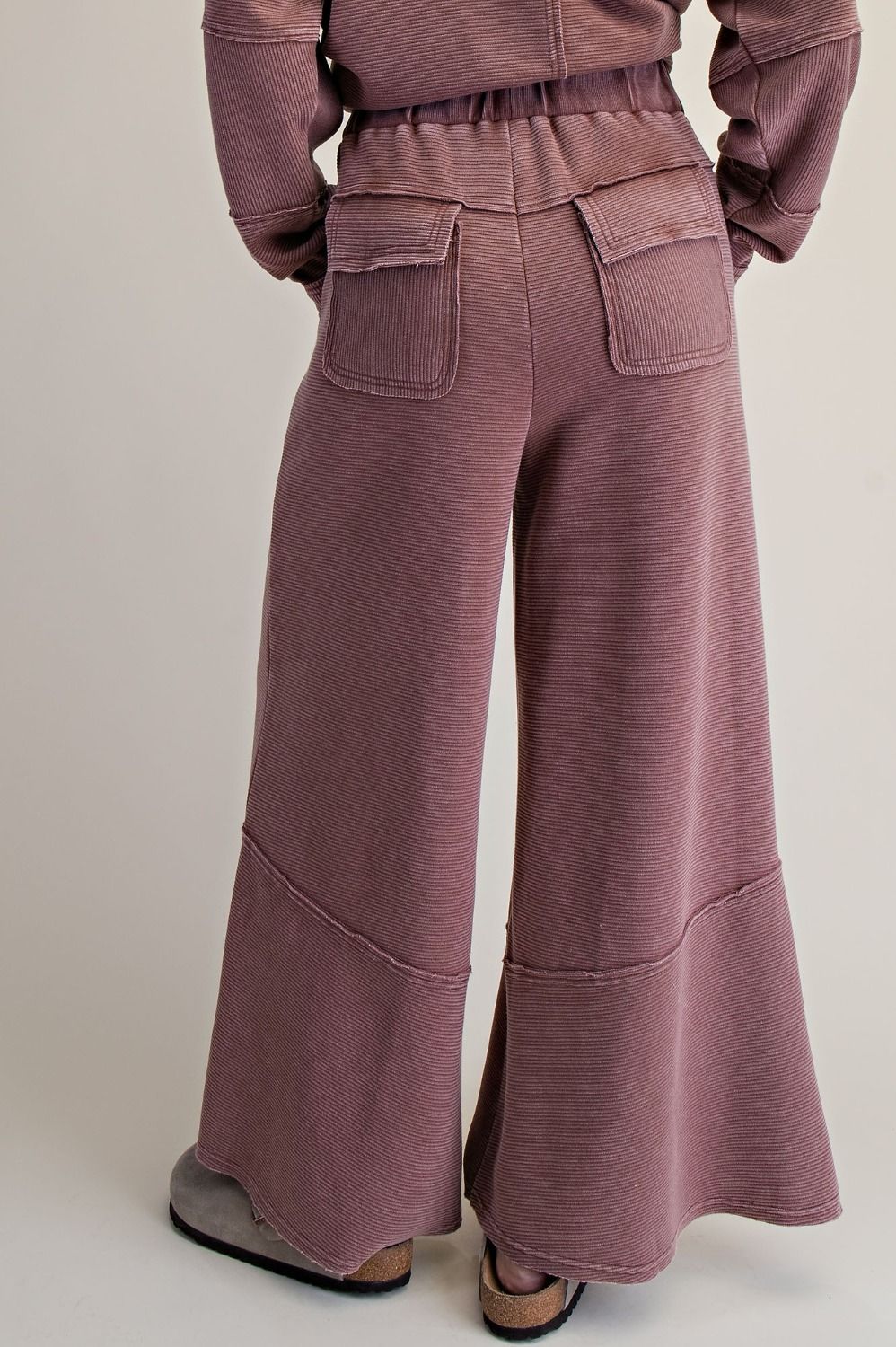 TEXTURED MINEREAL WASHED BELLBOTTOM PANTS