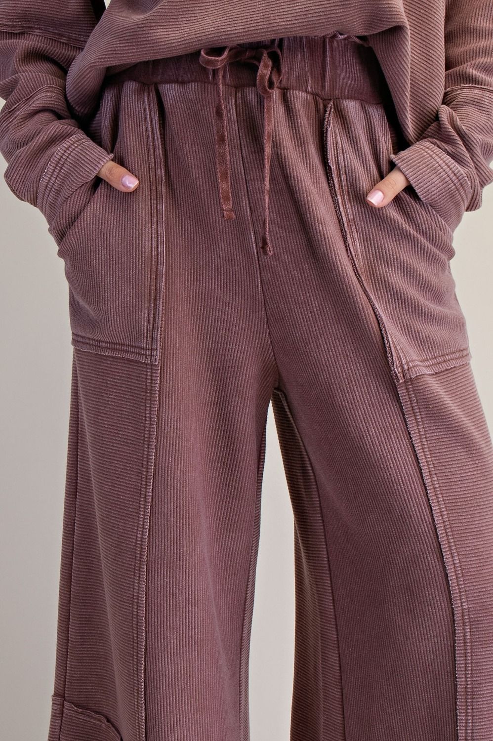 TEXTURED MINEREAL WASHED BELLBOTTOM PANTS
