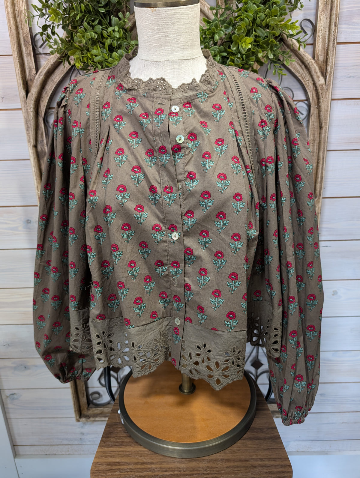 Floral LS lace trim button down Blouse