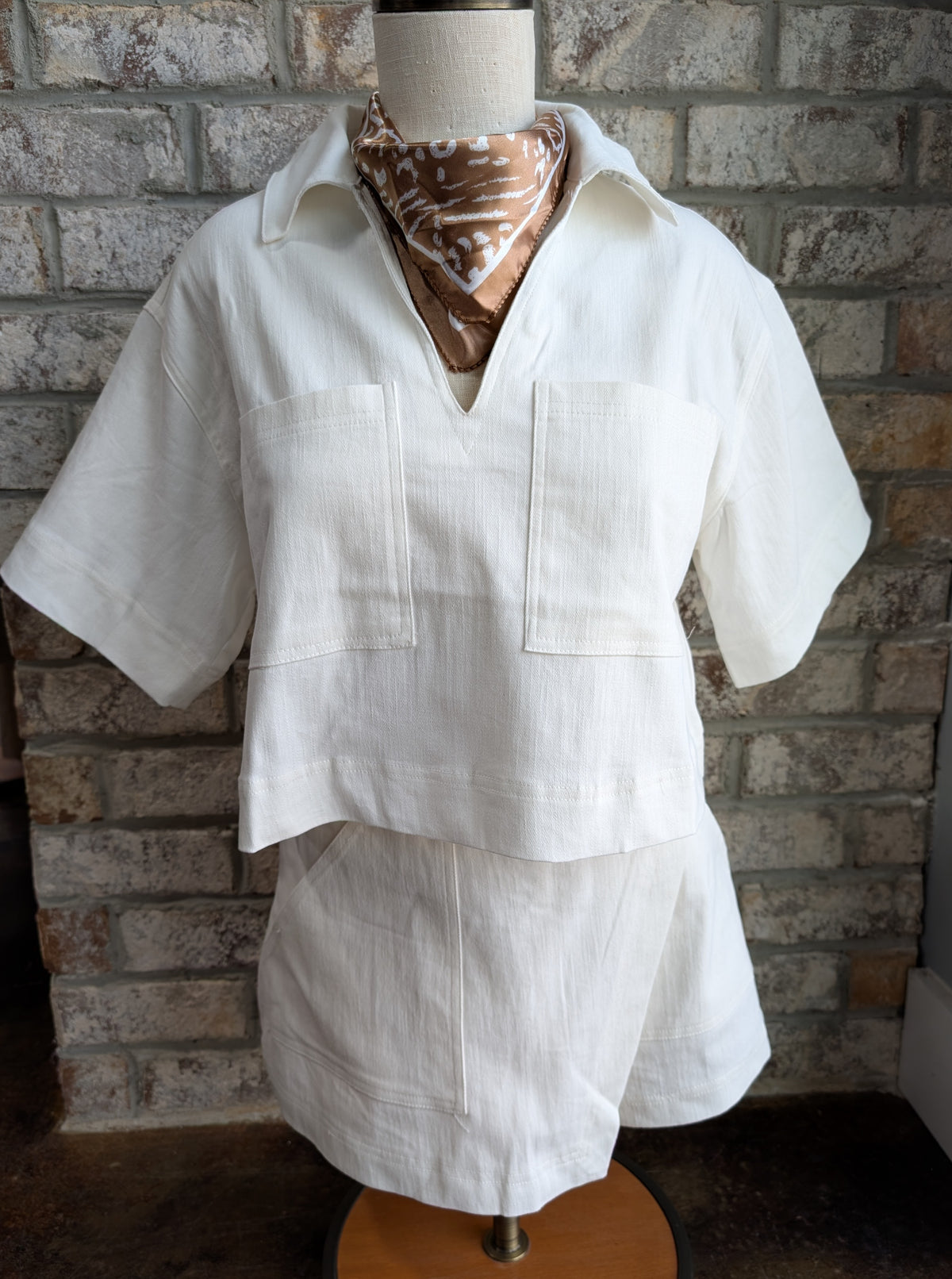 V neck collared short sleeve skort set