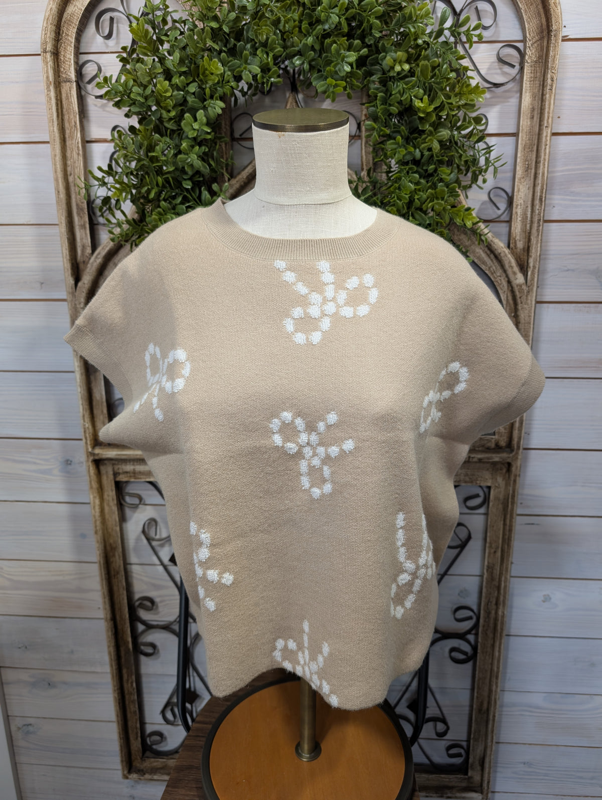 Short sleeve sweater with bow print