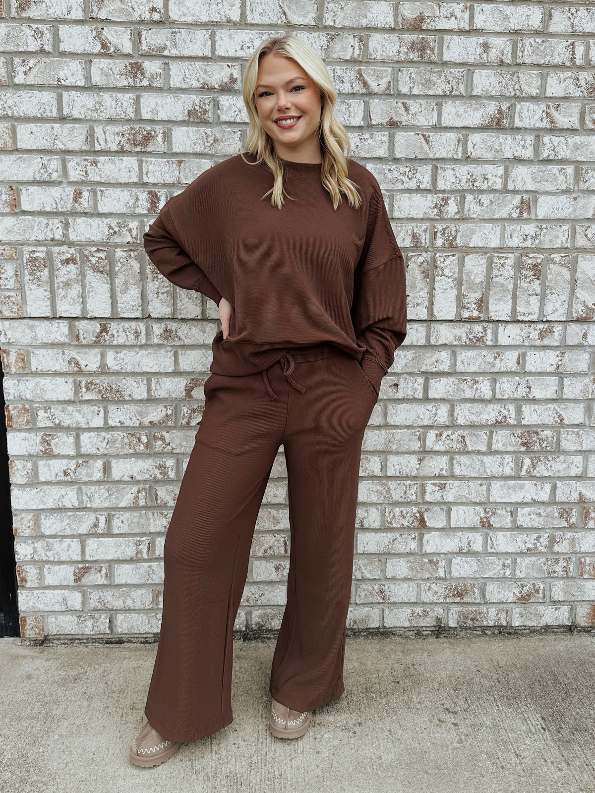 Ribbed round neck pullover &amp; pant set