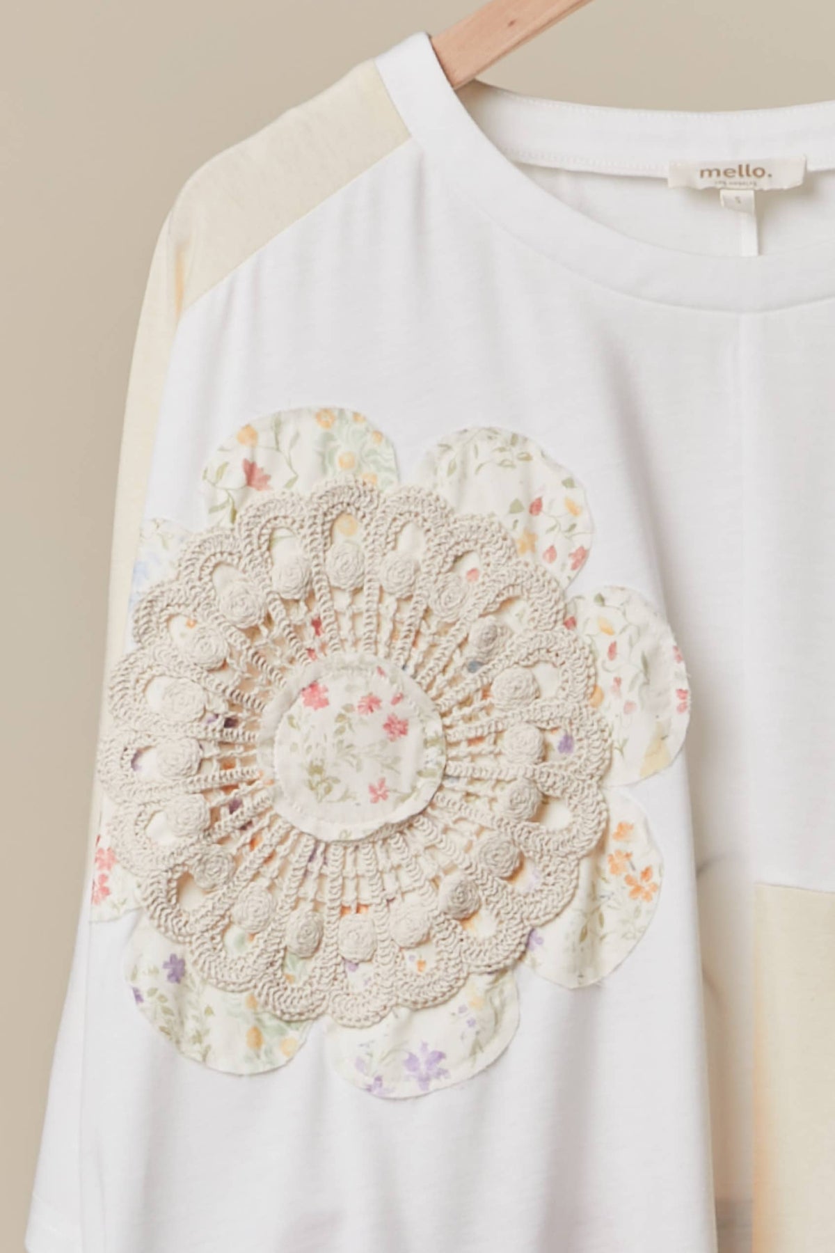 EMBROIDERED CHEST PATCH KNIT TOP WITH FLORAL