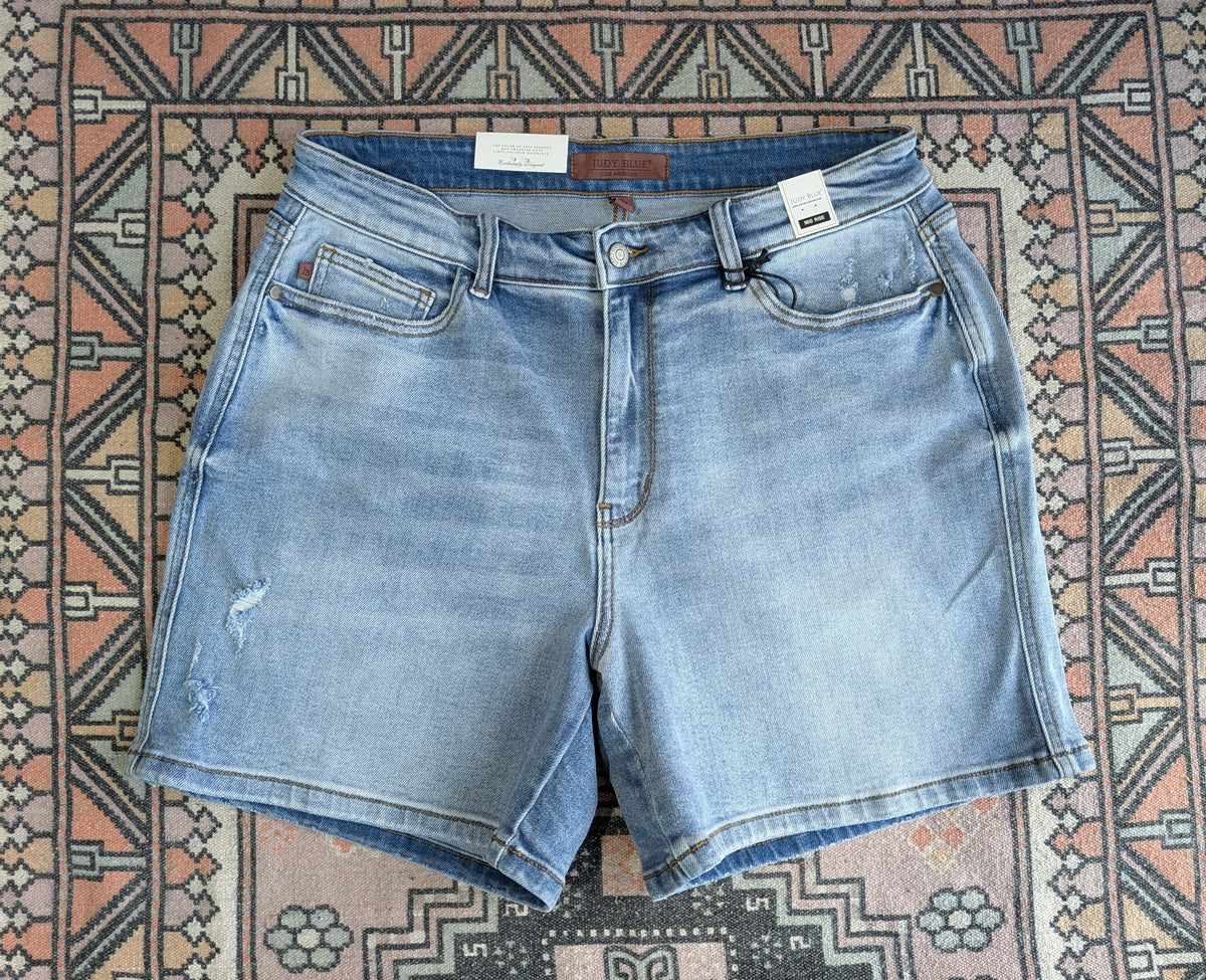 JB Mid Rise Vintage Wash Dad Short PLUS