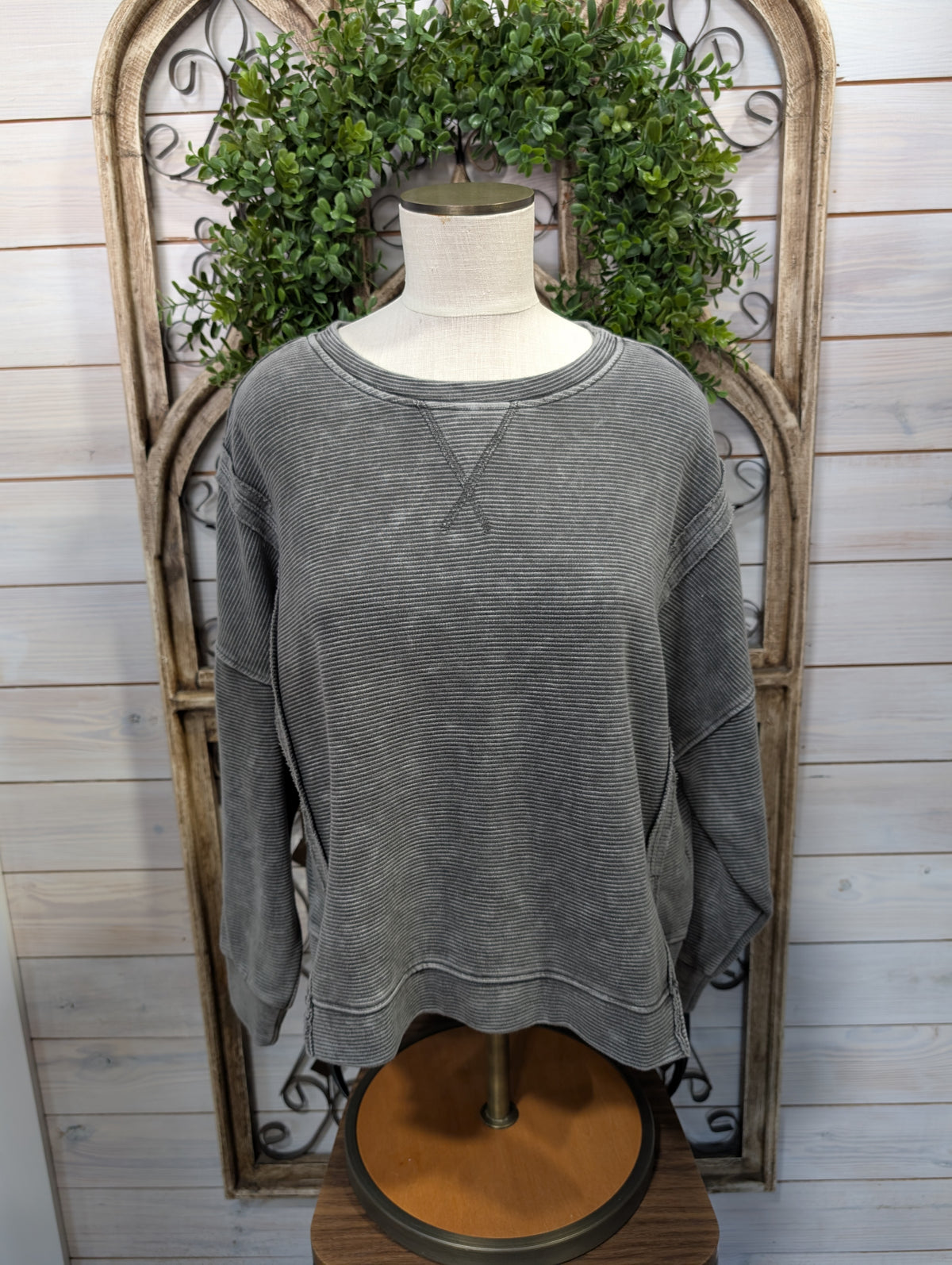 Exposed Seam Side Slit LS TOP