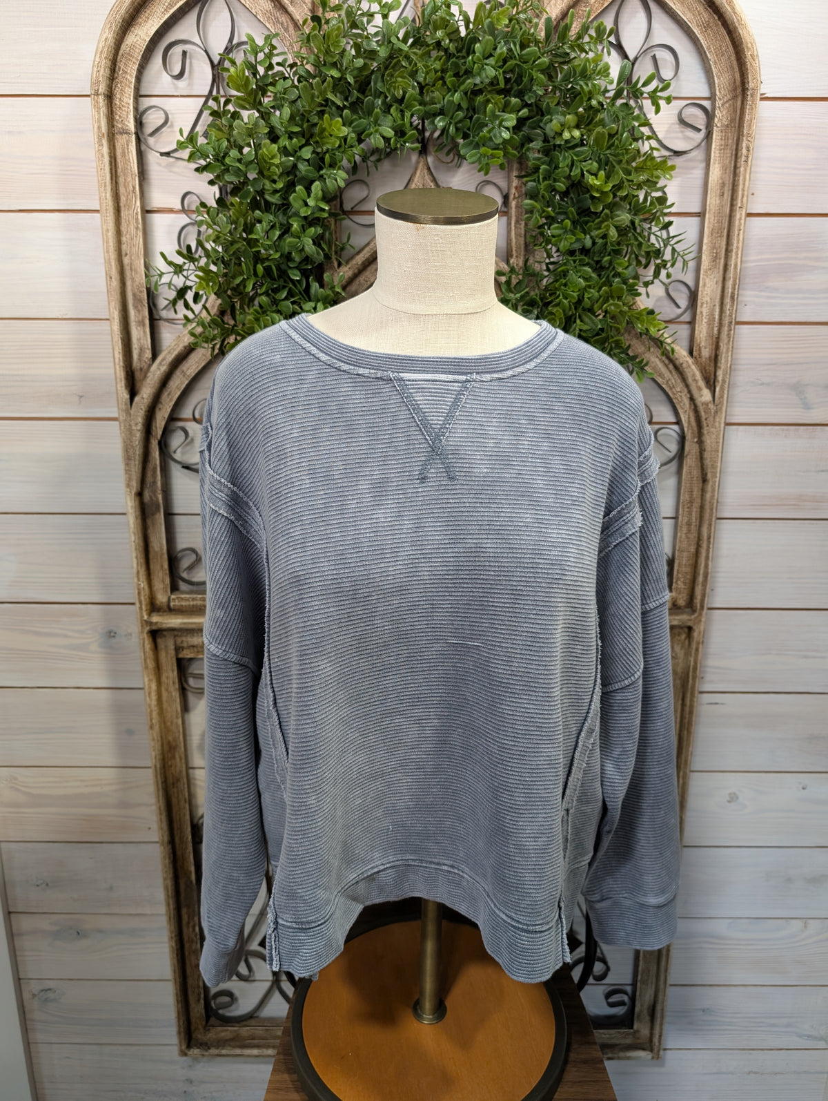 Exposed Seam Side Slit LS TOP