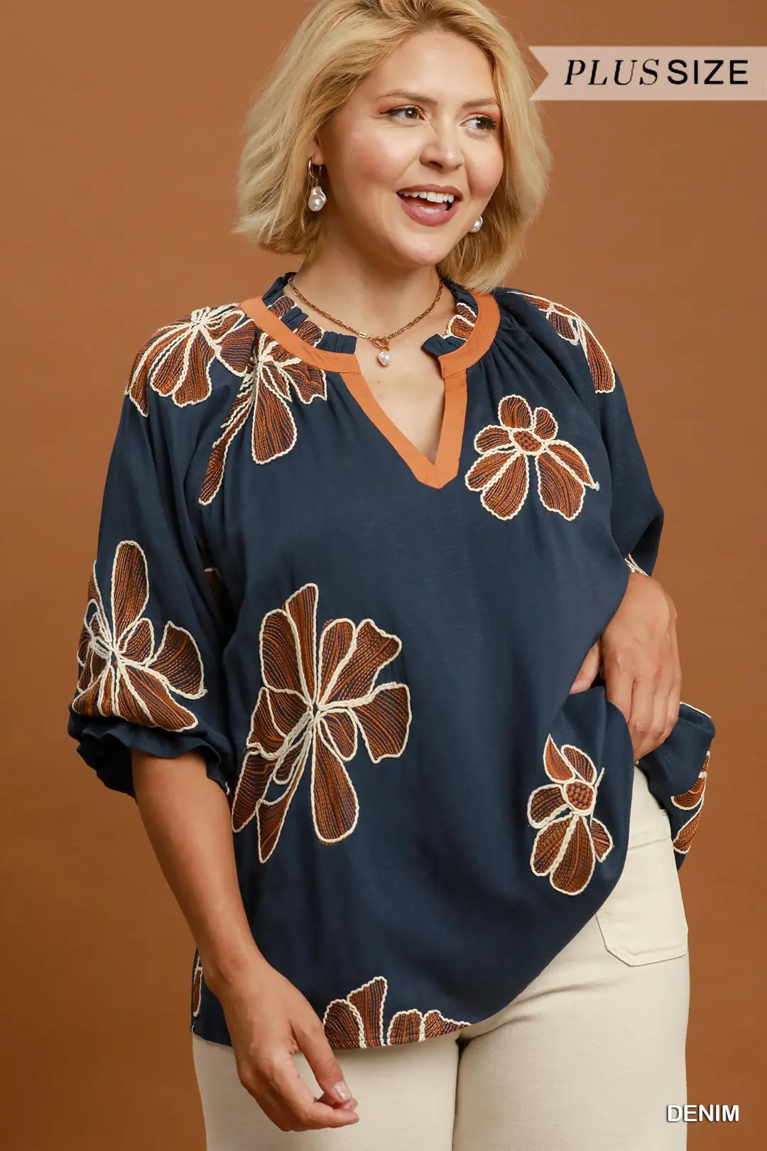 PLUS embroidered Top with contrast detail