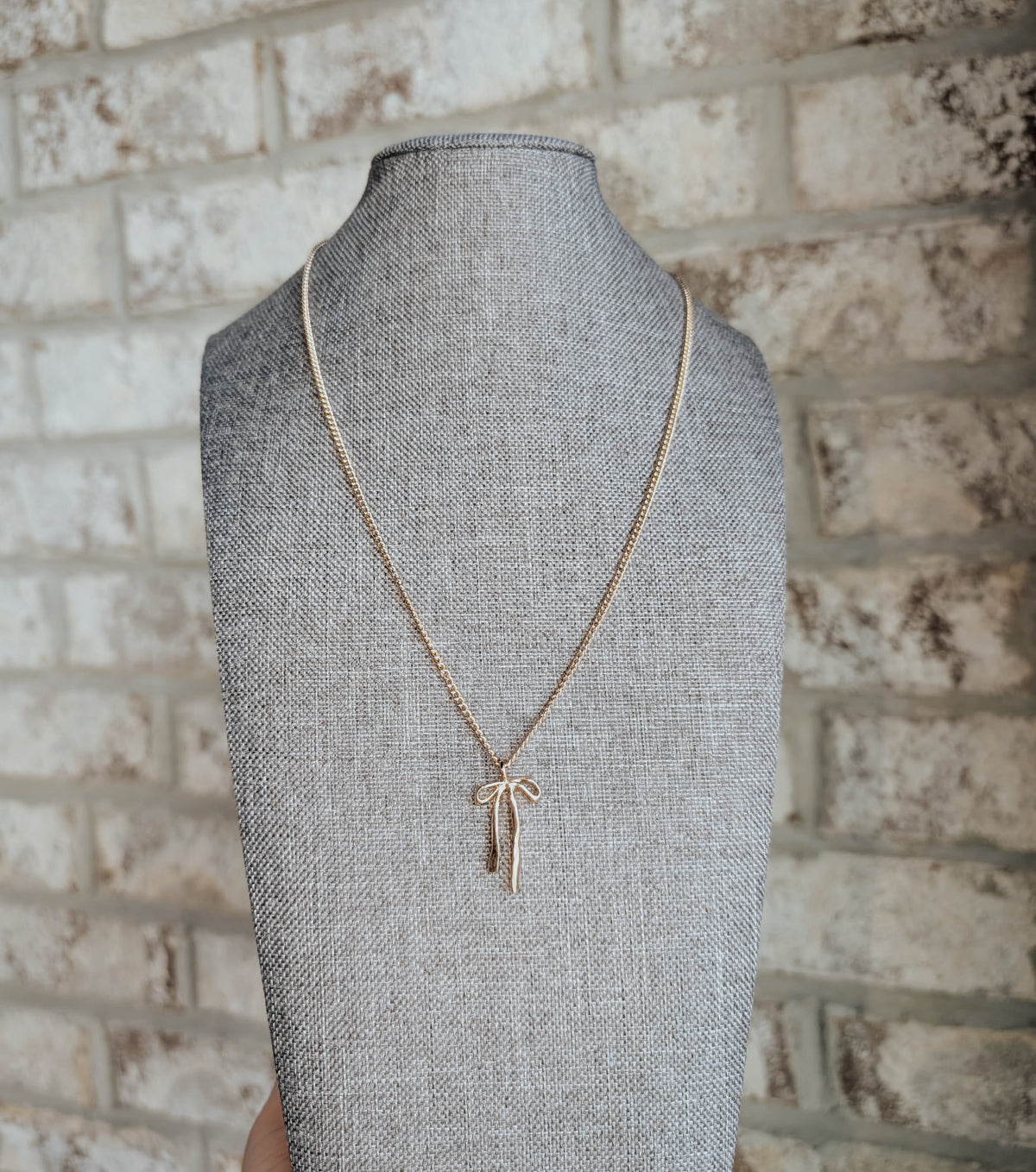 AUTHENTIC LONG BOW RIBBON NECKLACE