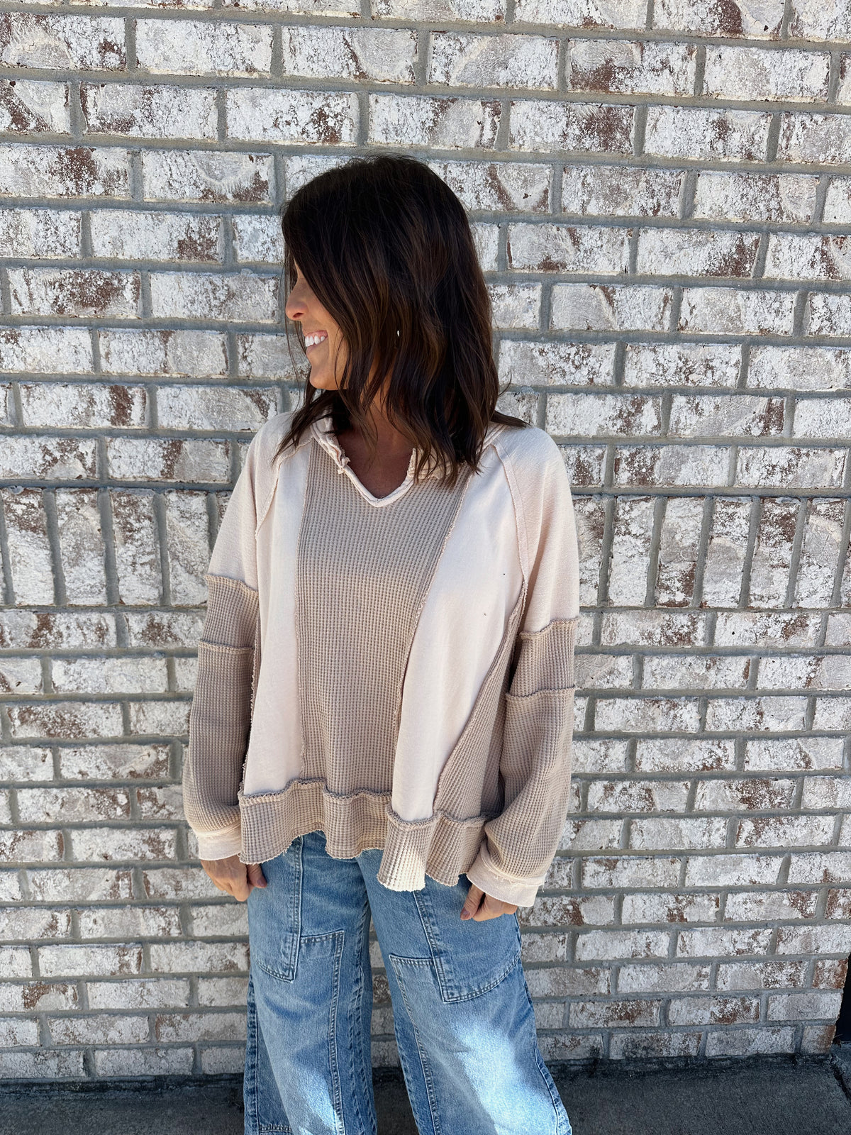 Notched neck contrast fabric basic long sleeve top