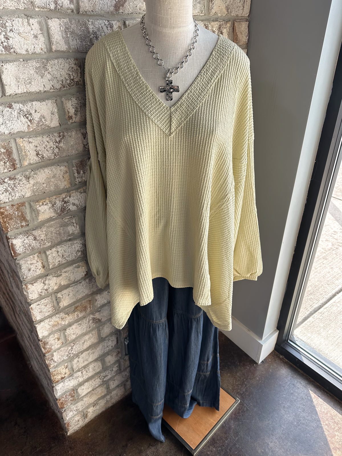 Plus Textured V neck knit