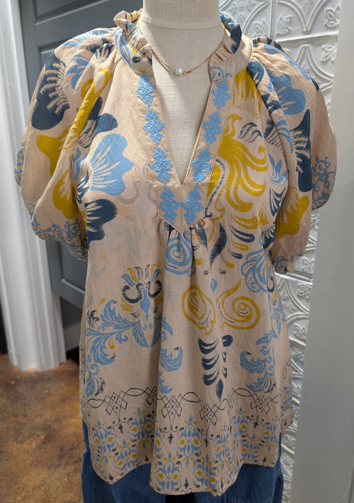 Puff sleeve v-neck blouse