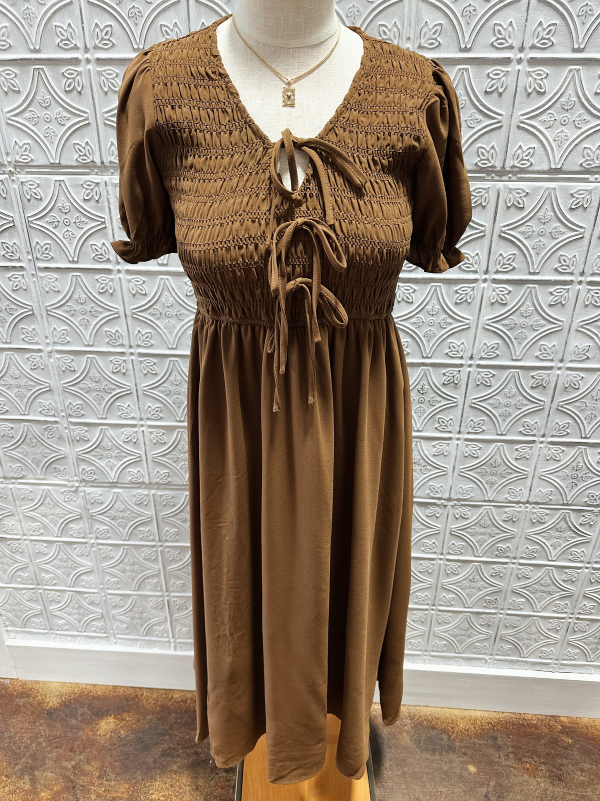 Smocked front Tie puff sleeve Midi Dress