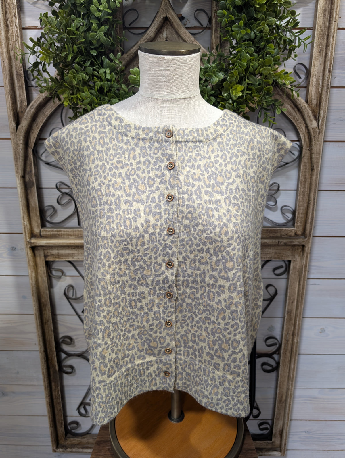 Vintage Leopard Print button front top